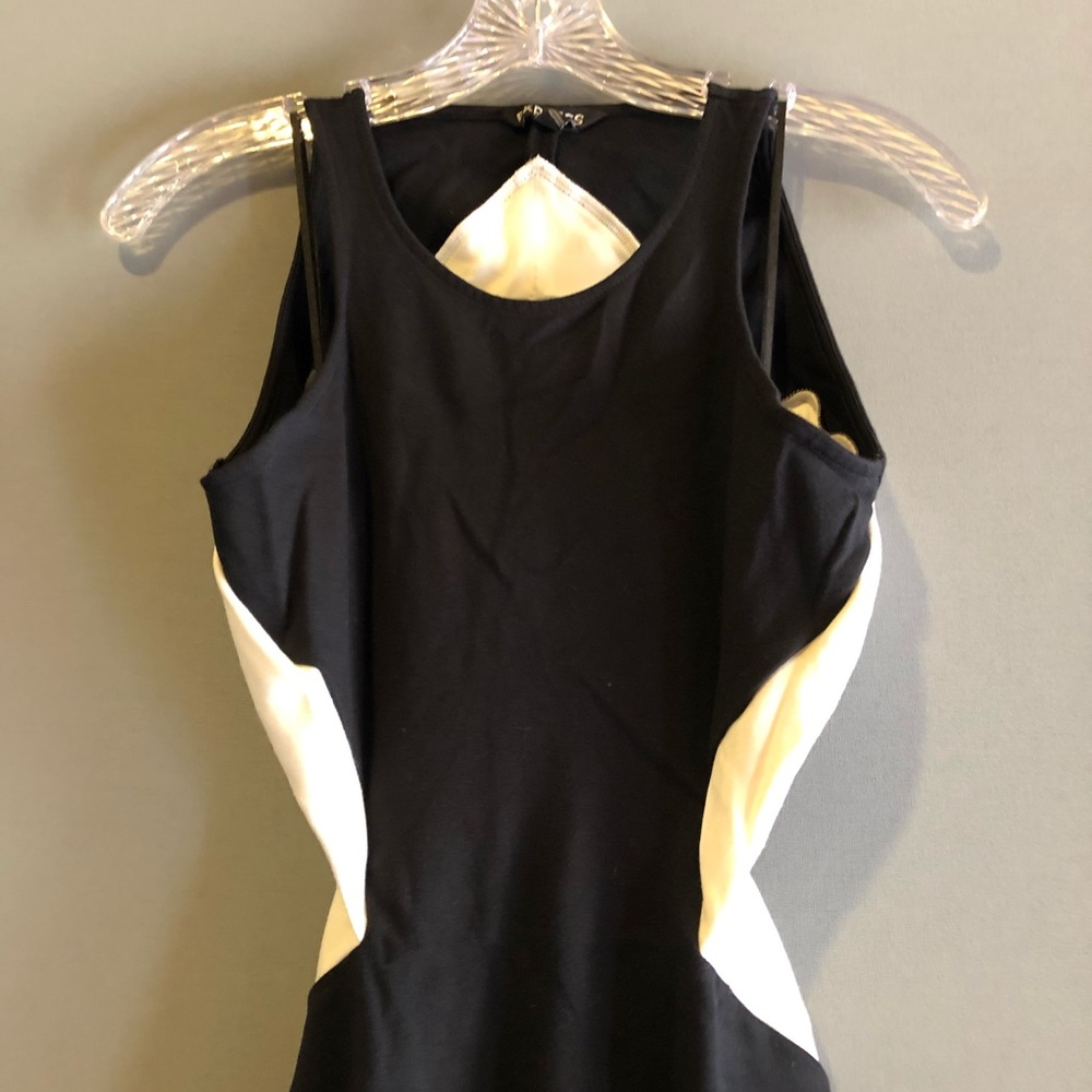 Sexy backless express black and white dress